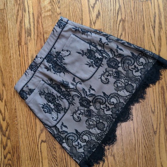 NWOT Abercrombie lace overlay mini skirt - Picture 2 of 5
